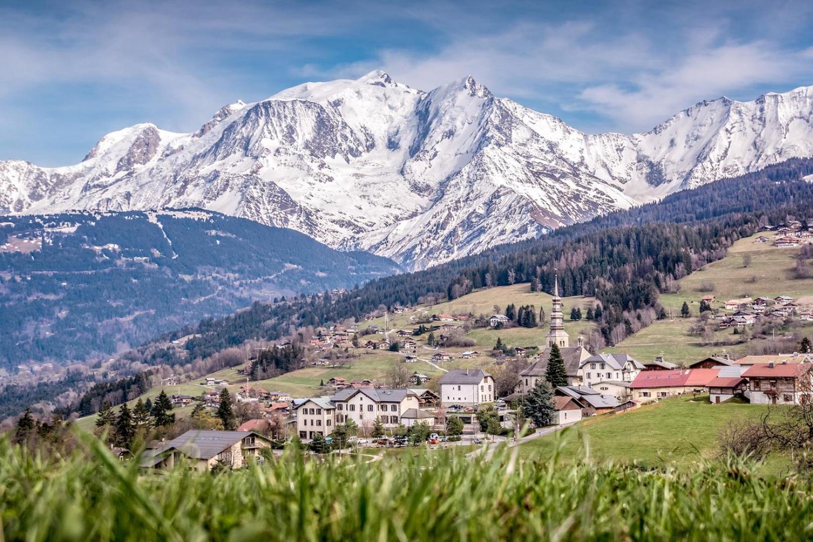 Apartment Au Bon Coin - Luxury Chamonix Hidden Haven, Mont Blanc View, Hot Tub And Garden Eksteriør bilde