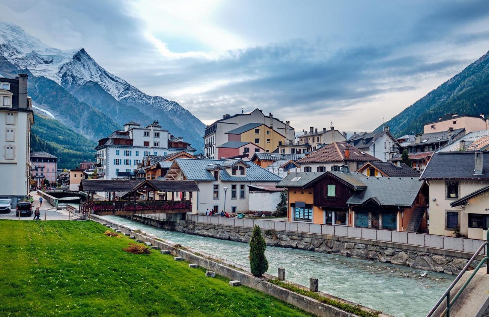 Apartment Au Bon Coin - Luxury Chamonix Hidden Haven, Mont Blanc View, Hot Tub And Garden Eksteriør bilde