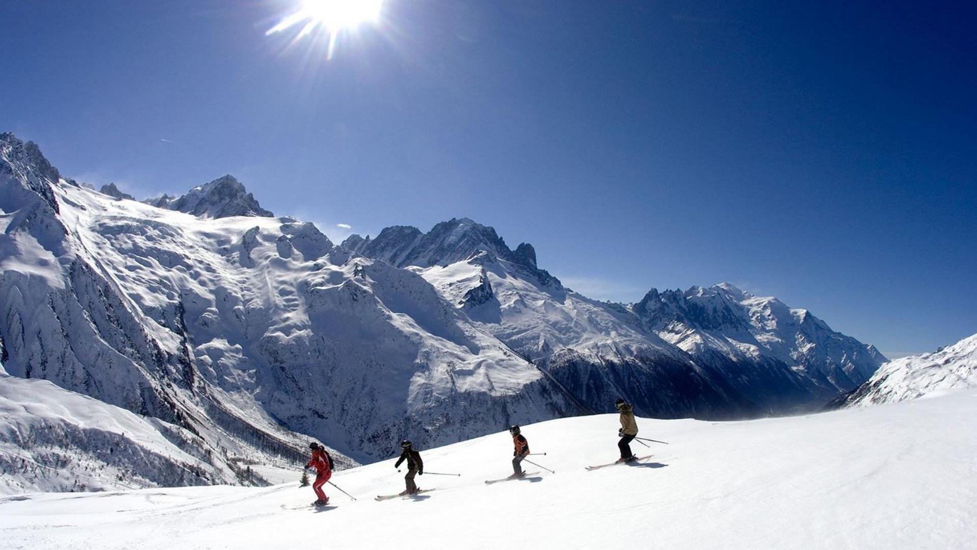 Apartment Au Bon Coin - Luxury Chamonix Hidden Haven, Mont Blanc View, Hot Tub And Garden Eksteriør bilde