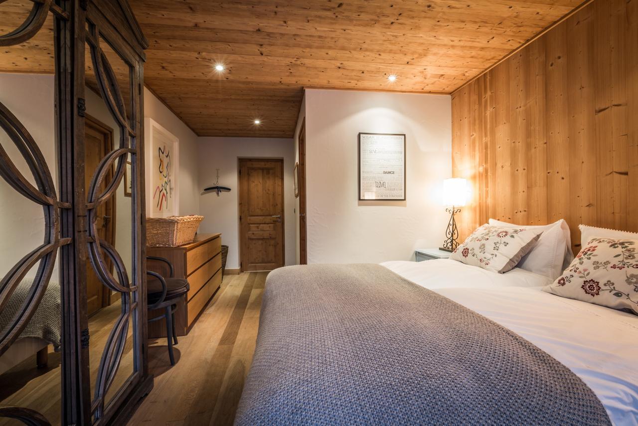 Apartment Au Bon Coin - Luxury Chamonix Hidden Haven, Mont Blanc View, Hot Tub And Garden Rom bilde