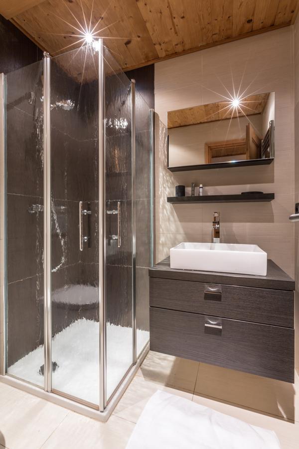 Apartment Au Bon Coin - Luxury Chamonix Hidden Haven, Mont Blanc View, Hot Tub And Garden Eksteriør bilde