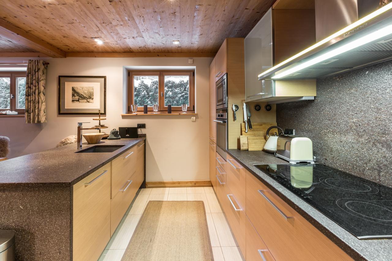Apartment Au Bon Coin - Luxury Chamonix Hidden Haven, Mont Blanc View, Hot Tub And Garden Eksteriør bilde