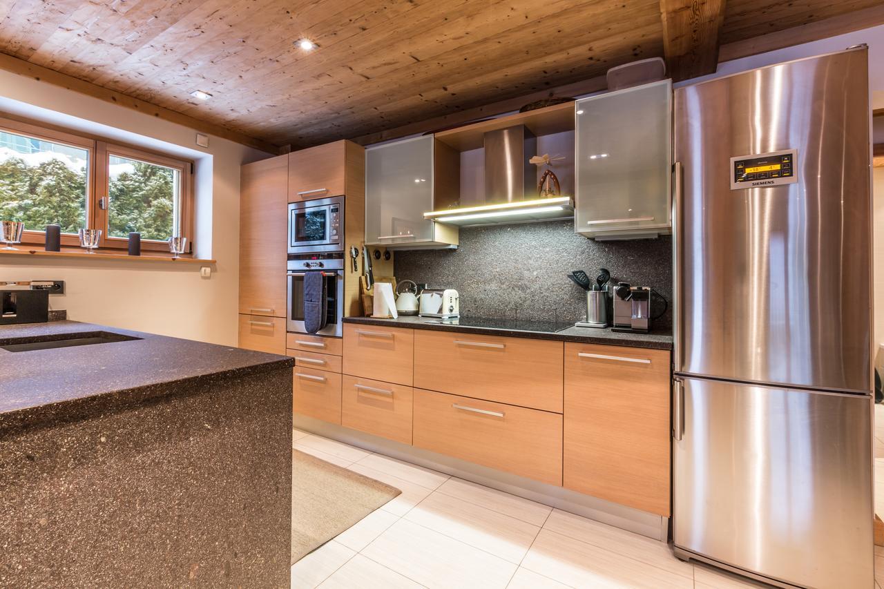 Apartment Au Bon Coin - Luxury Chamonix Hidden Haven, Mont Blanc View, Hot Tub And Garden Eksteriør bilde